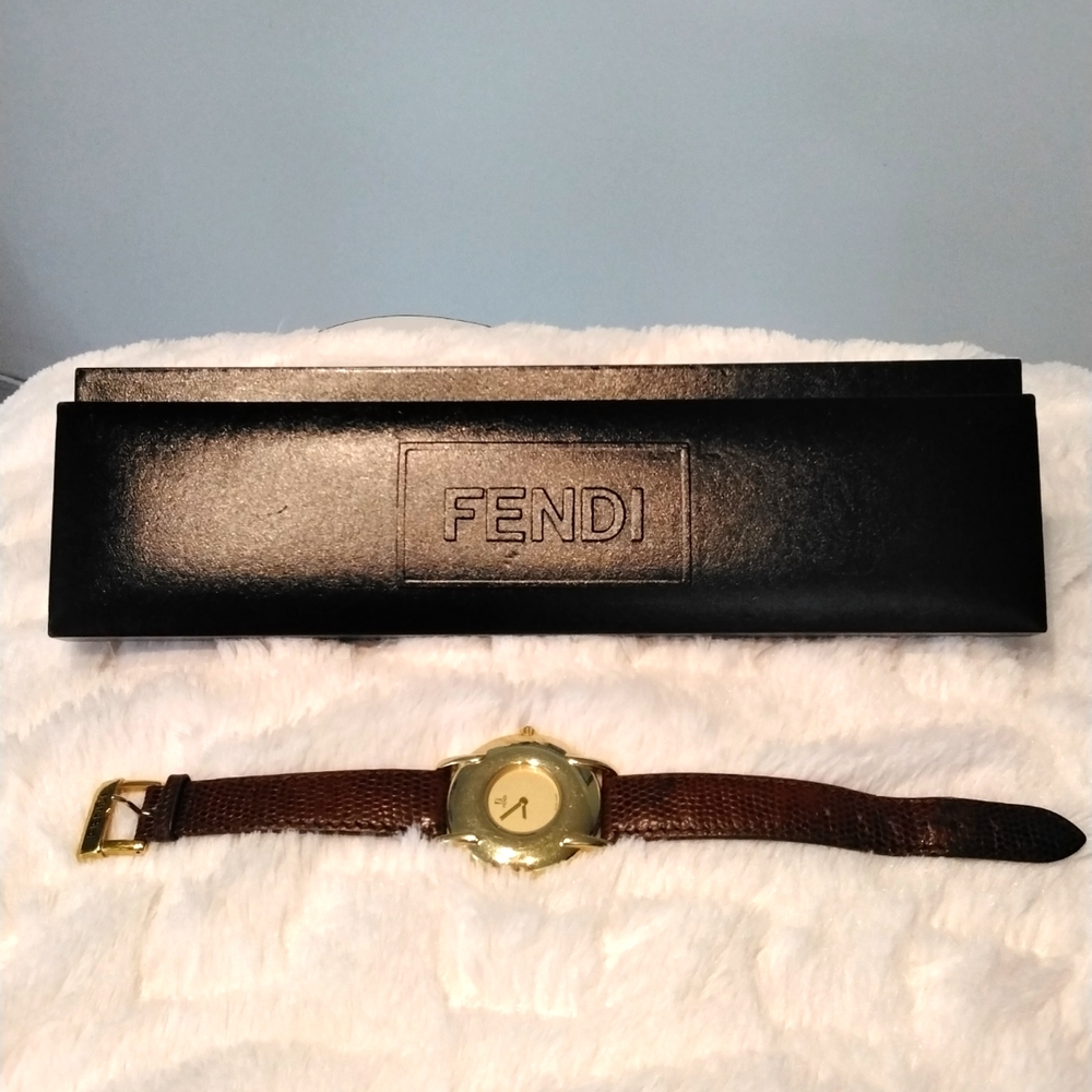Authentic Ladies FENDI watch with box